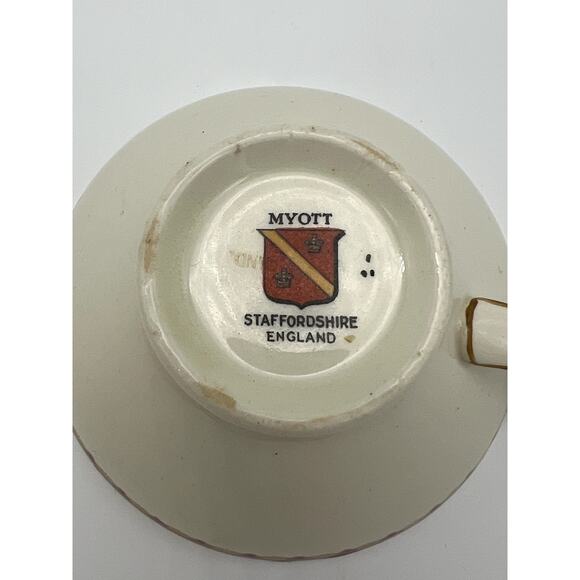 Vintage Myott Staffordshire England Ivory w/ Pink & Red Flowers Gold Tea Cup - Picture 8 of 9